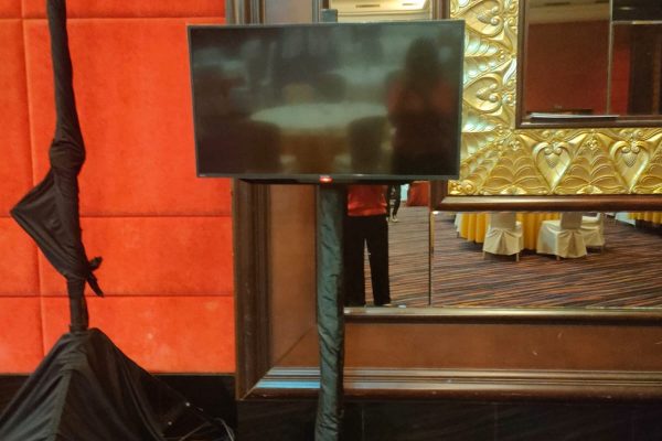 Paket TV Led Dan Standing Braket Tangsel